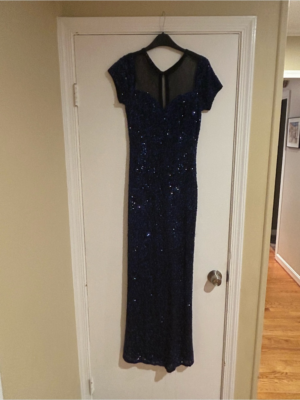 Elegant Navy Sequin Cap-Sleeve Evening Gown